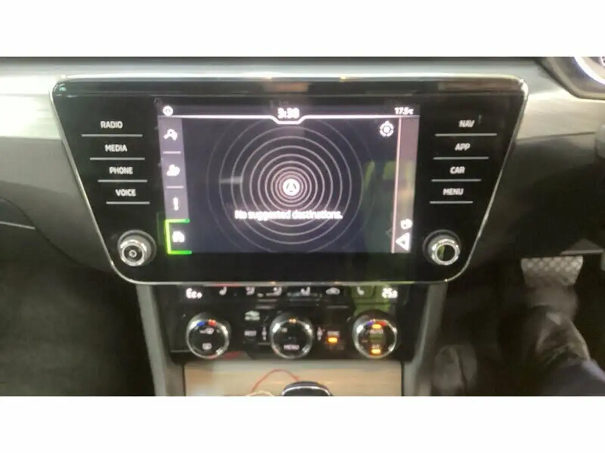 2021-skoda-superb-14-tsi-se-technology-156ps-estate-big-3