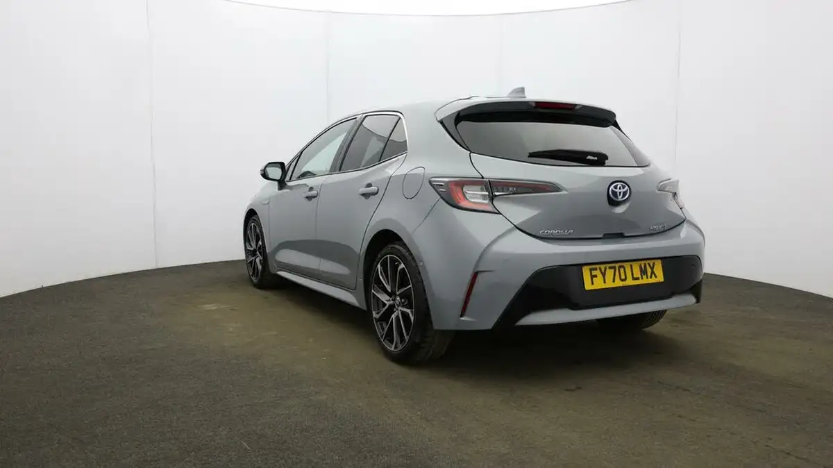 2020-toyota-corolla-18-vvt-i-excel-trk-hatchback-big-23