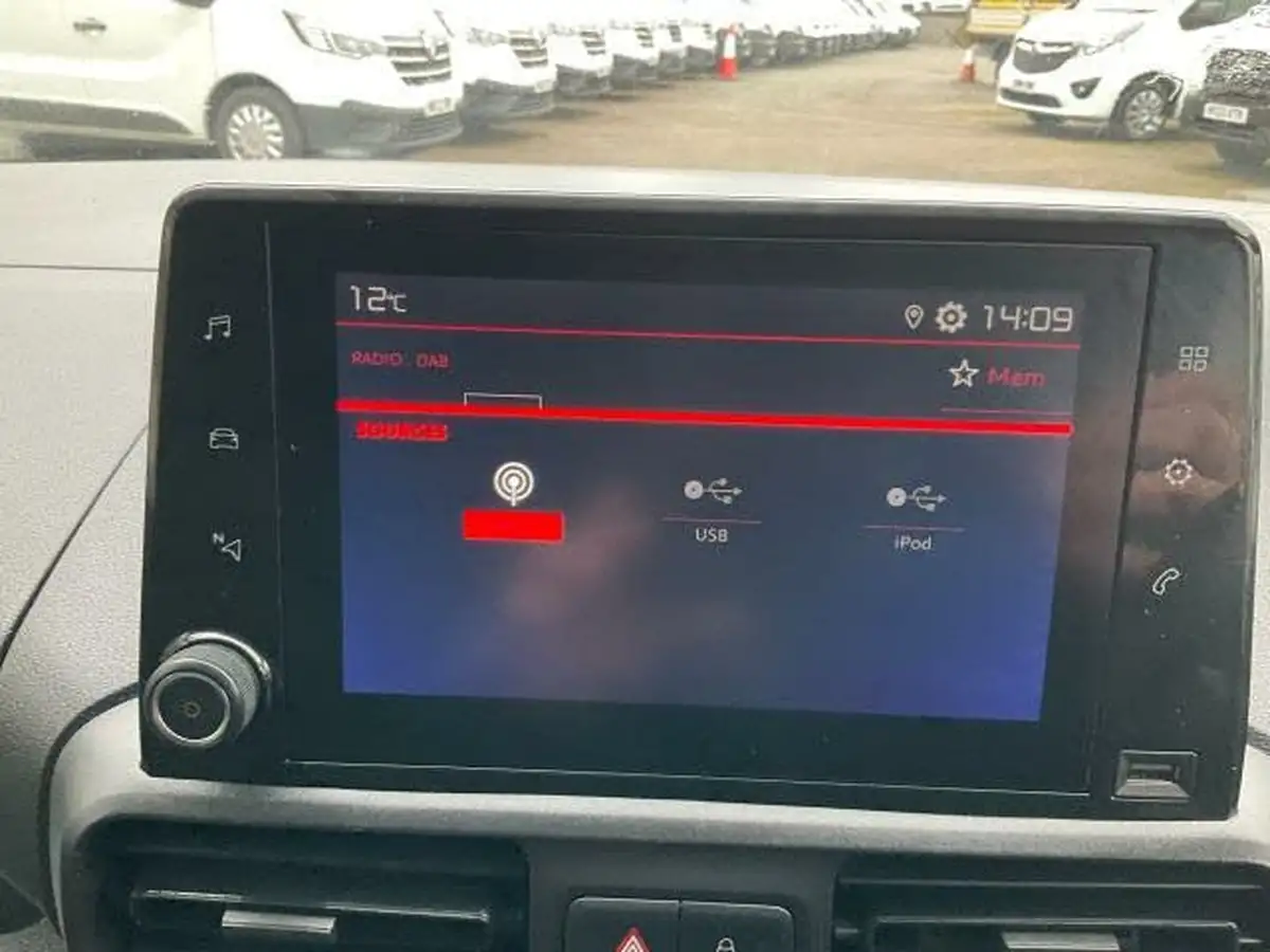 2020-citroen-berlingo-15bluehdi-1000-enterprise-100pseu6dt-e-ss-panel-big-15
