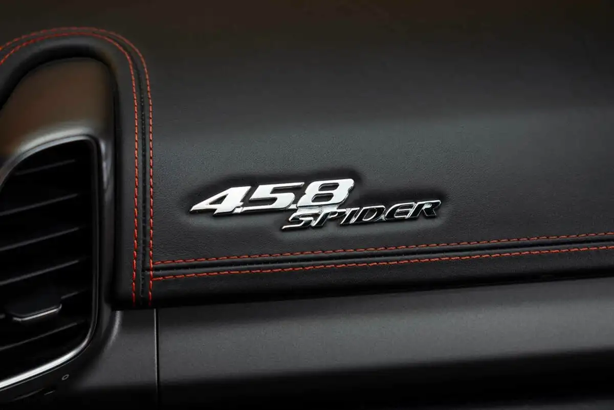 2012-ferrari-458-45-spider-big-15