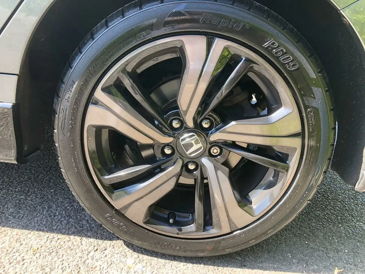 2019-honda-civic-15-vtec-turbo-sport-ss-big-60
