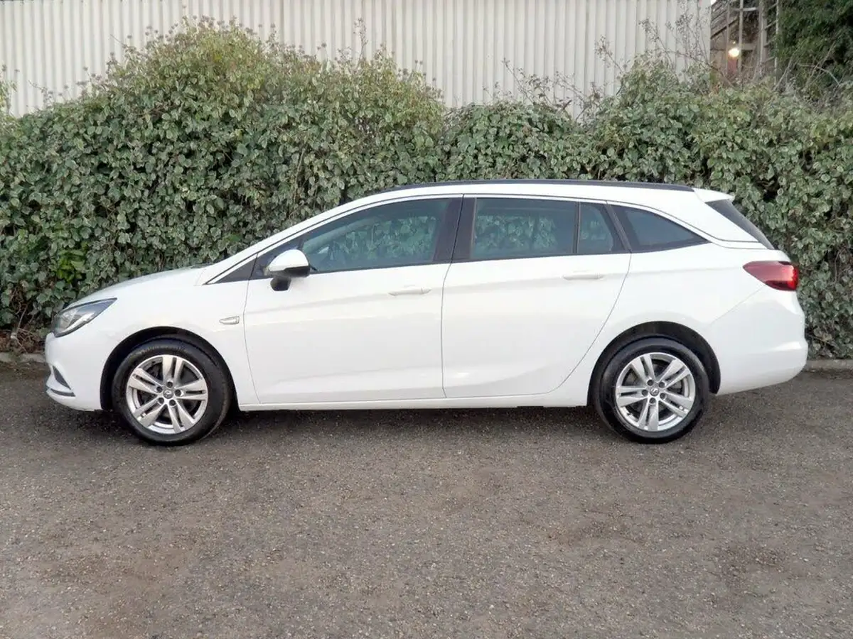 2019-vauxhall-astra-big-20