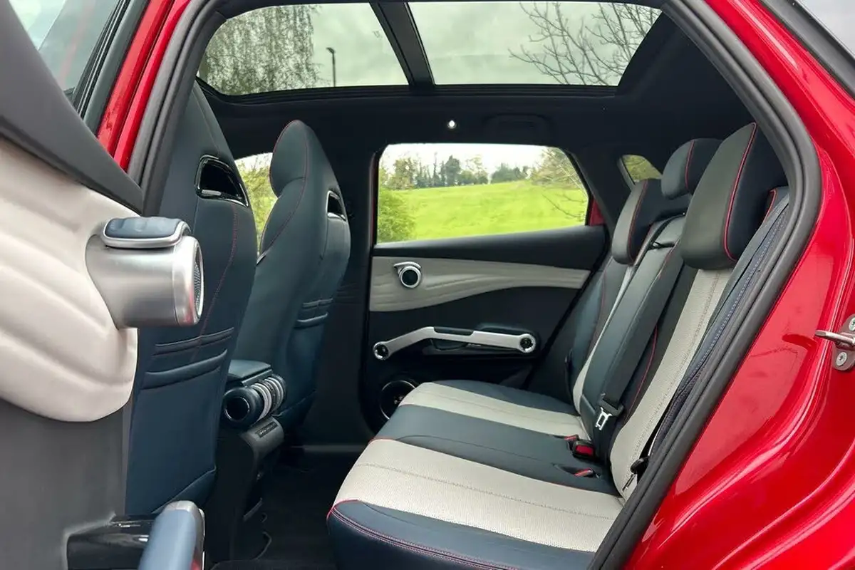 2024-byd-atto-3-e-comfort-big-30