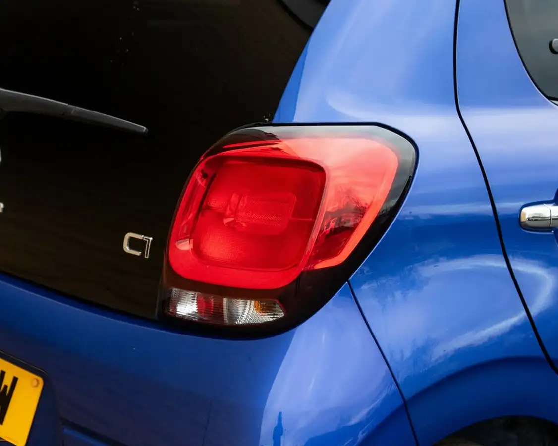 2021-citroen-c1-10-vti-shine-5d-big-5