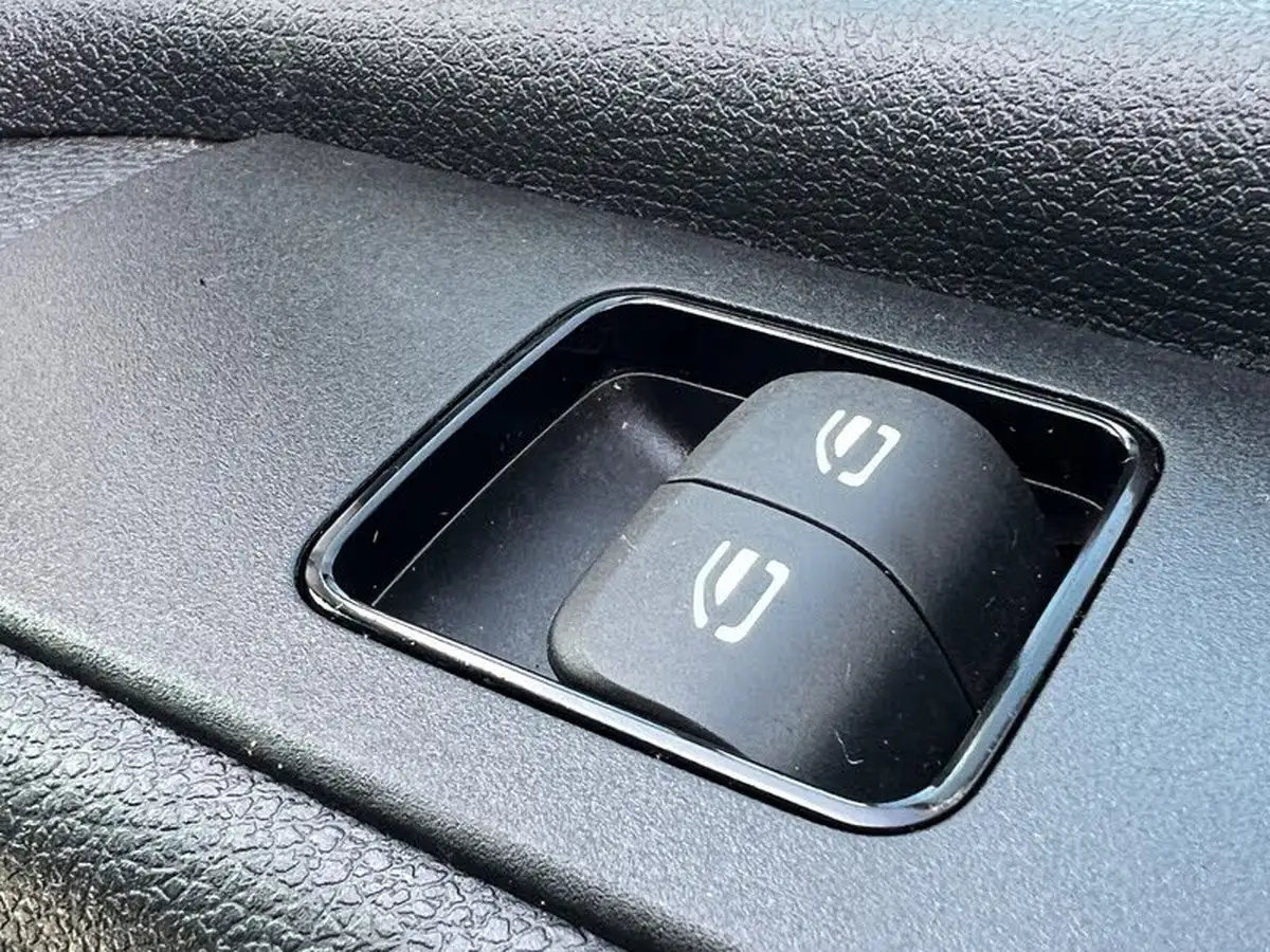 2019-mercedes-benz-sprinter-21cdi-314-l2h1-143pseu6c-panel-van-fwd-big-37