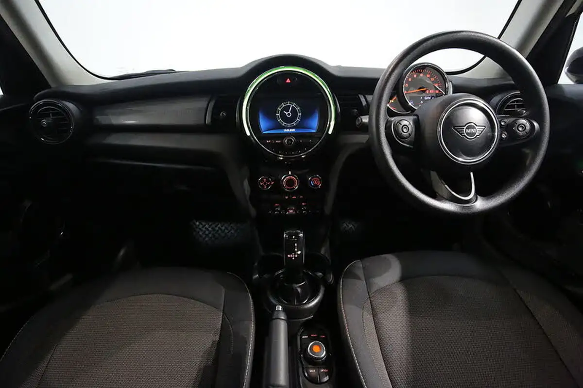 2020-mini-countryman-15-cooper-classic-auto-big-1
