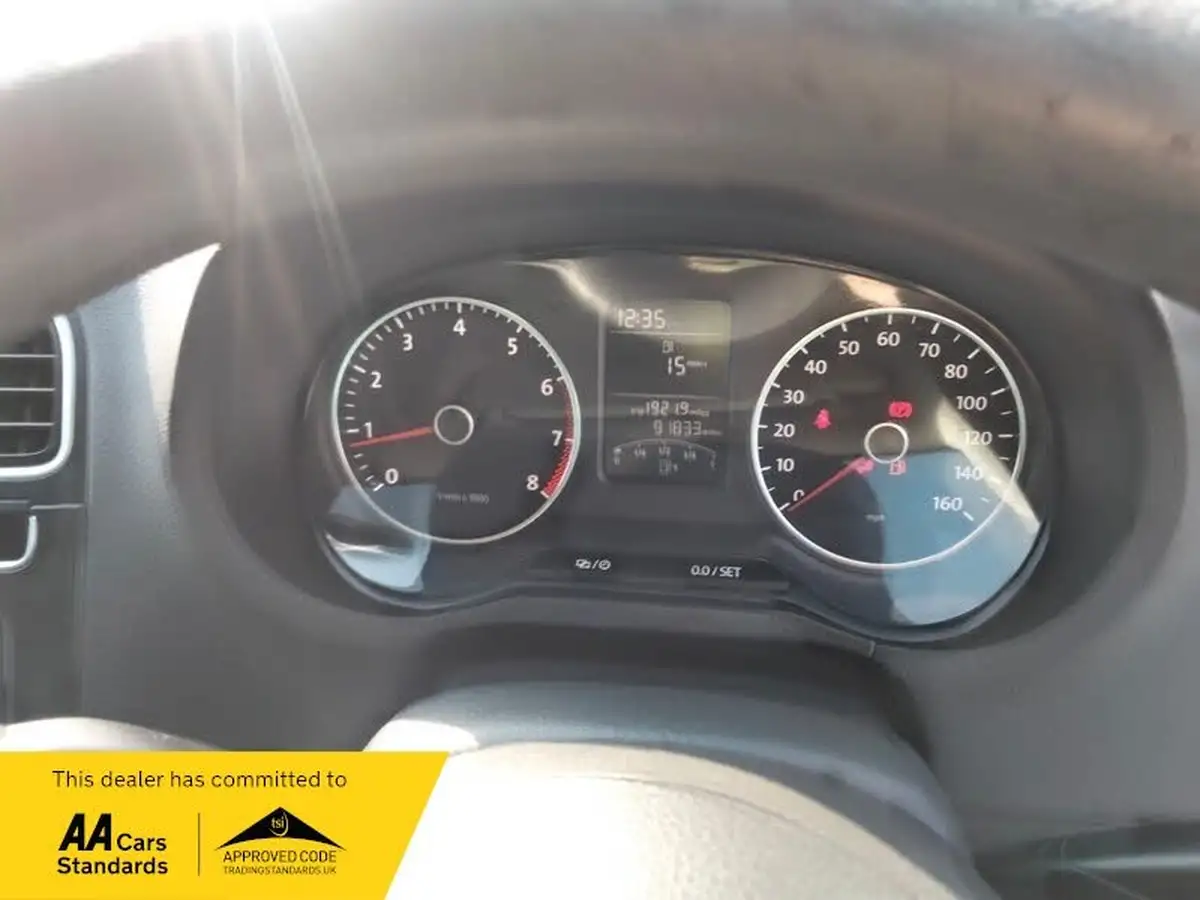 2014-volkswagen-polo-12-match-edition-60ps-5d-big-2
