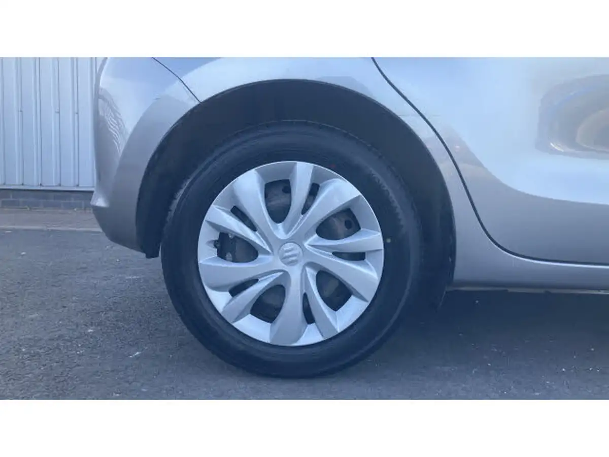 2019-suzuki-swift-12-dualjet-attitude-big-6