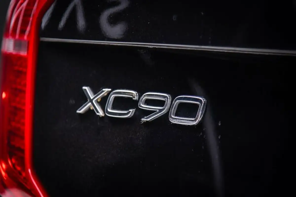 2019-volvo-xc90-20-t6-r-design-pro-awd-big-44