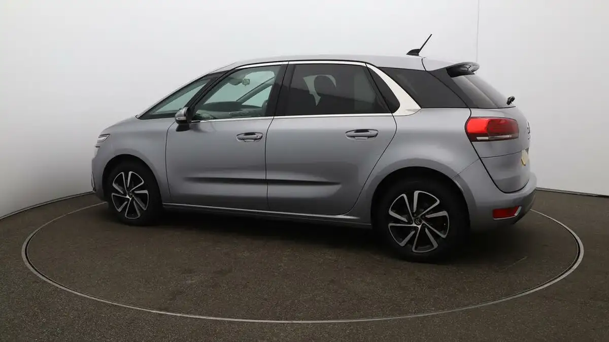 2019-citroen-c4-spacetourer-20bluehdi-feel-big-39
