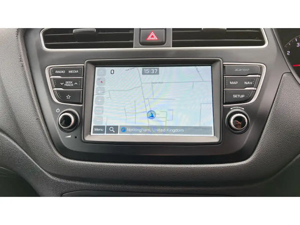 2020-hyundai-i20-12-play-big-20