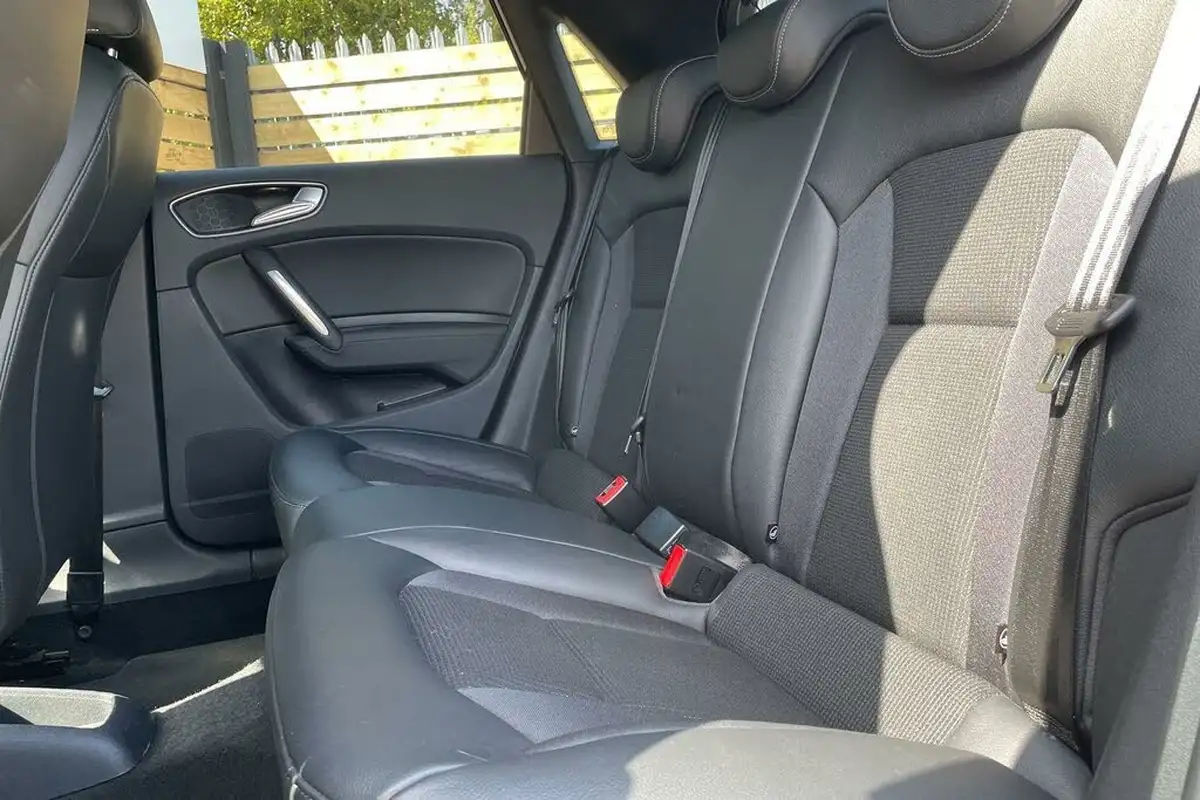 2017-audi-a1-14-tfsi-s-line-125ps-sportback-5d-big-28