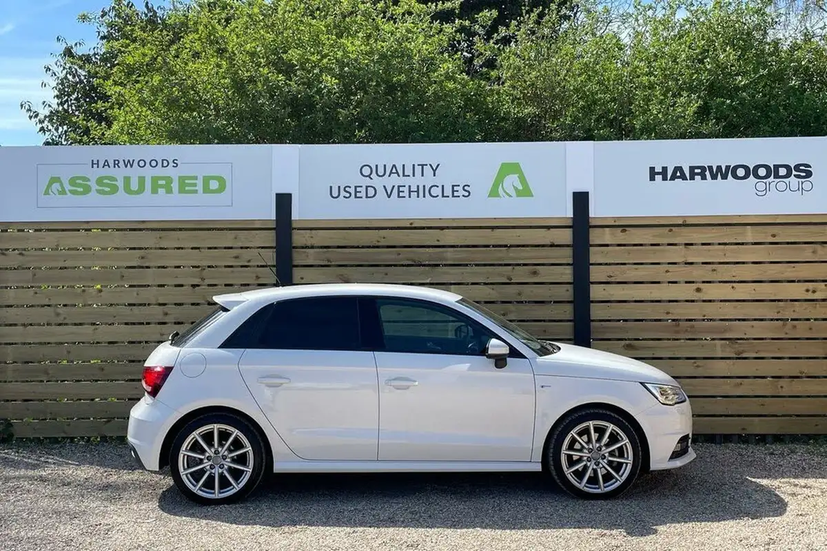 2017-audi-a1-14-tfsi-s-line-125ps-sportback-5d-big-1