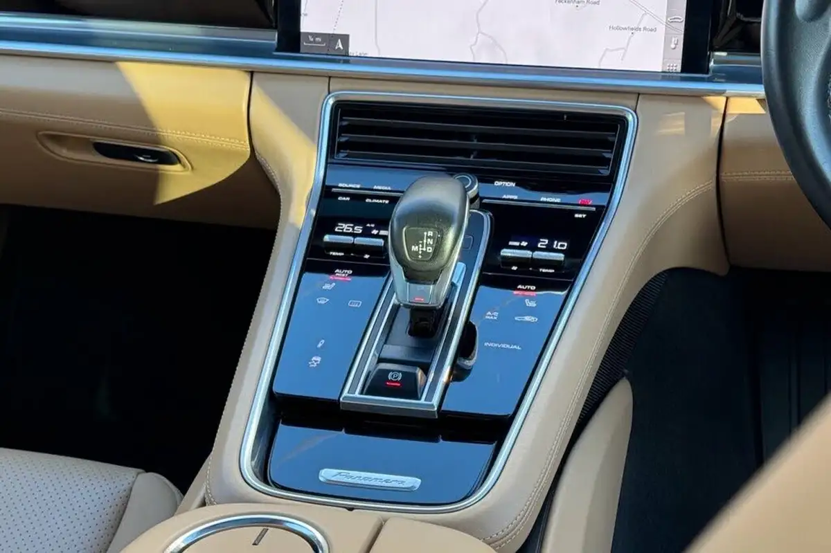 2018-porsche-panamera-29-v6-4-e-hybrid-sport-turismo-big-26