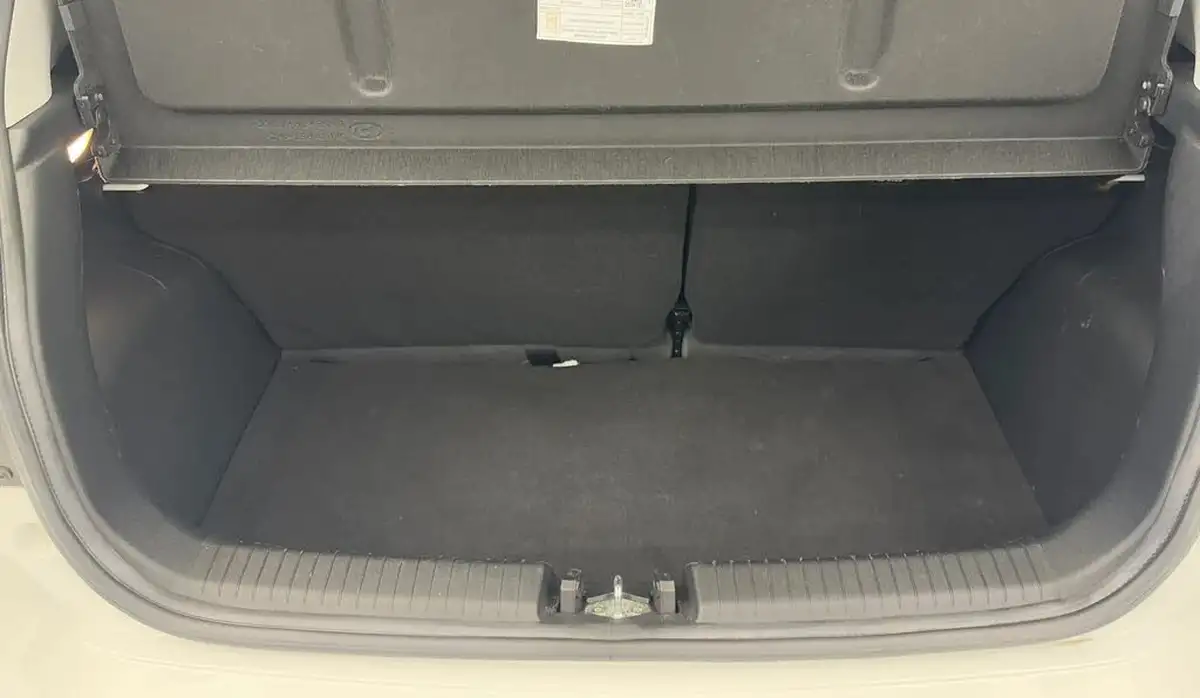 2021-hyundai-i10-10-premium-big-10