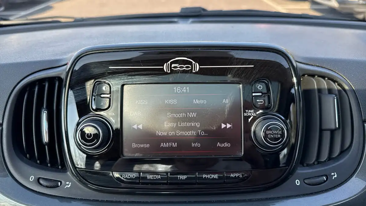 2018-fiat-500-12-lounge-big-11