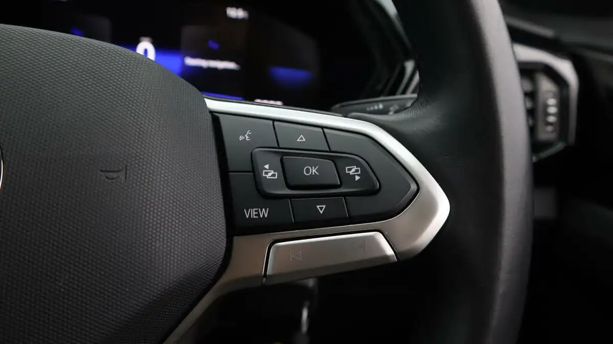 2023-volkswagen-t-cross-10-tsi-black-edition-110ps-dsg-big-25
