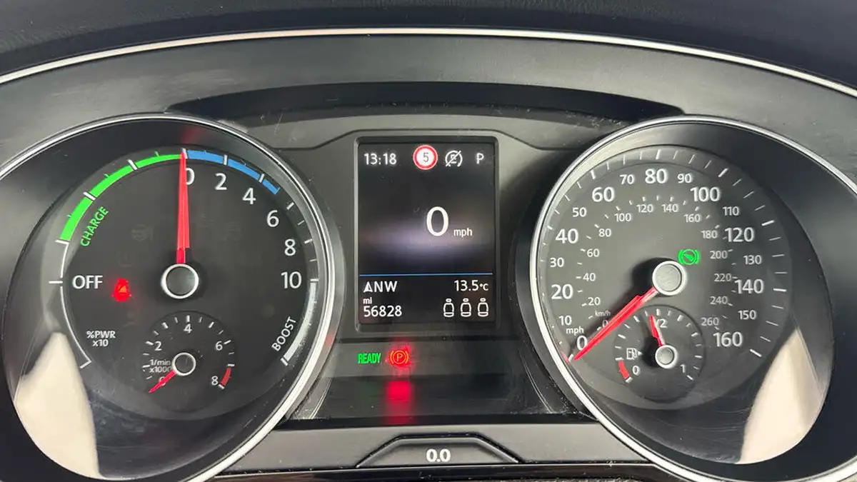 2021-volkswagen-passat-14-tsi-gte-saloon-4d-big-12