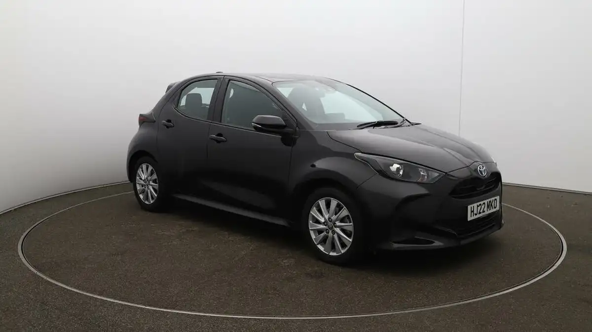 2022-toyota-yaris-15-vvt-i-icon-big-1