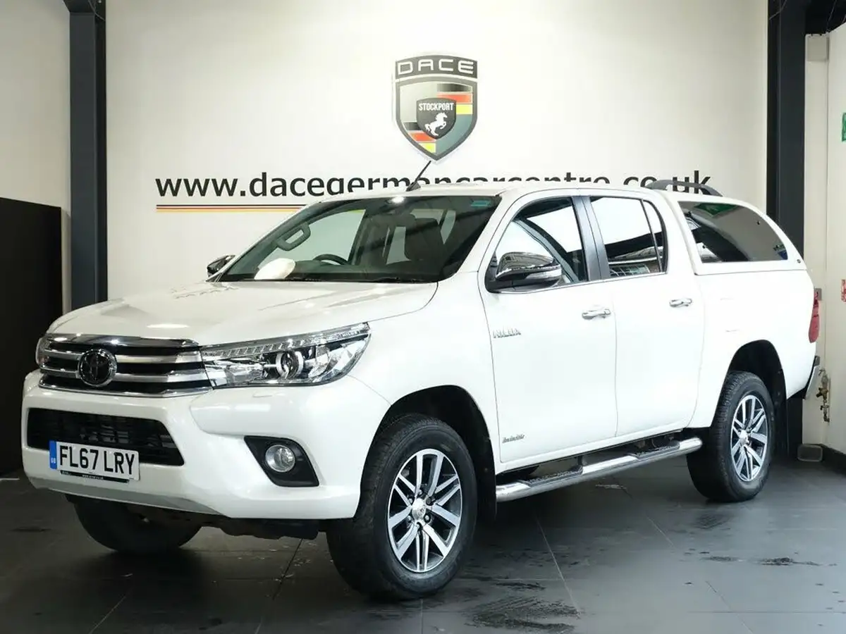 2017-toyota-hi-lux-24d-invincible-auto-big-4