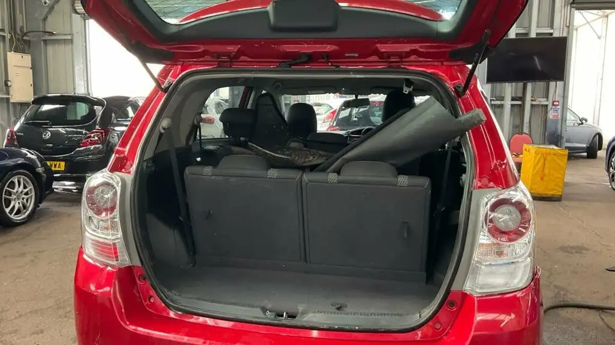 2015-toyota-verso-18-v-matic-icon-big-8