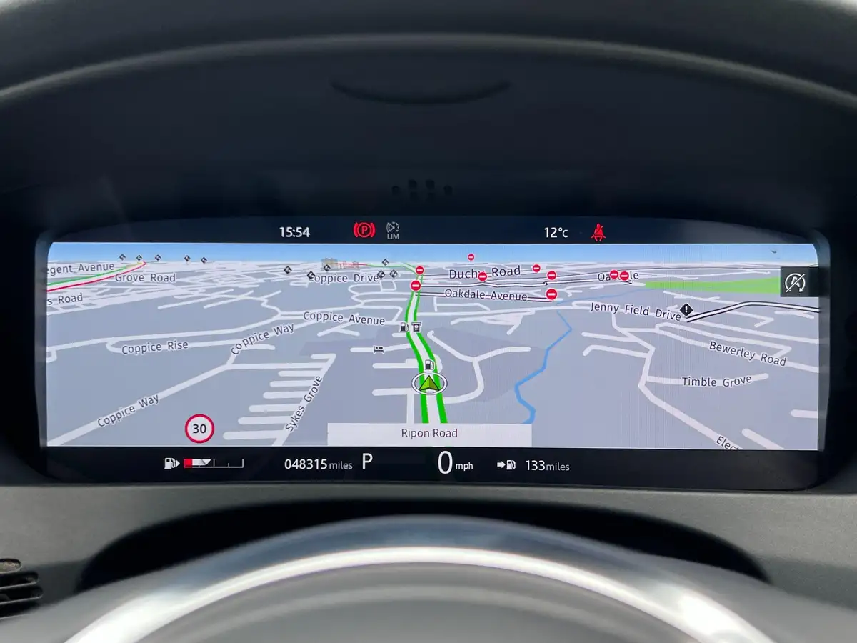 2020-jaguar-f-pace-50-v8-svr-big-42