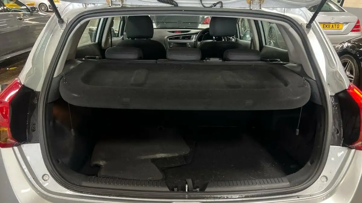 2018-kia-ceed-16crdi-134bhp-hatchback-1582cc-dct-big-6