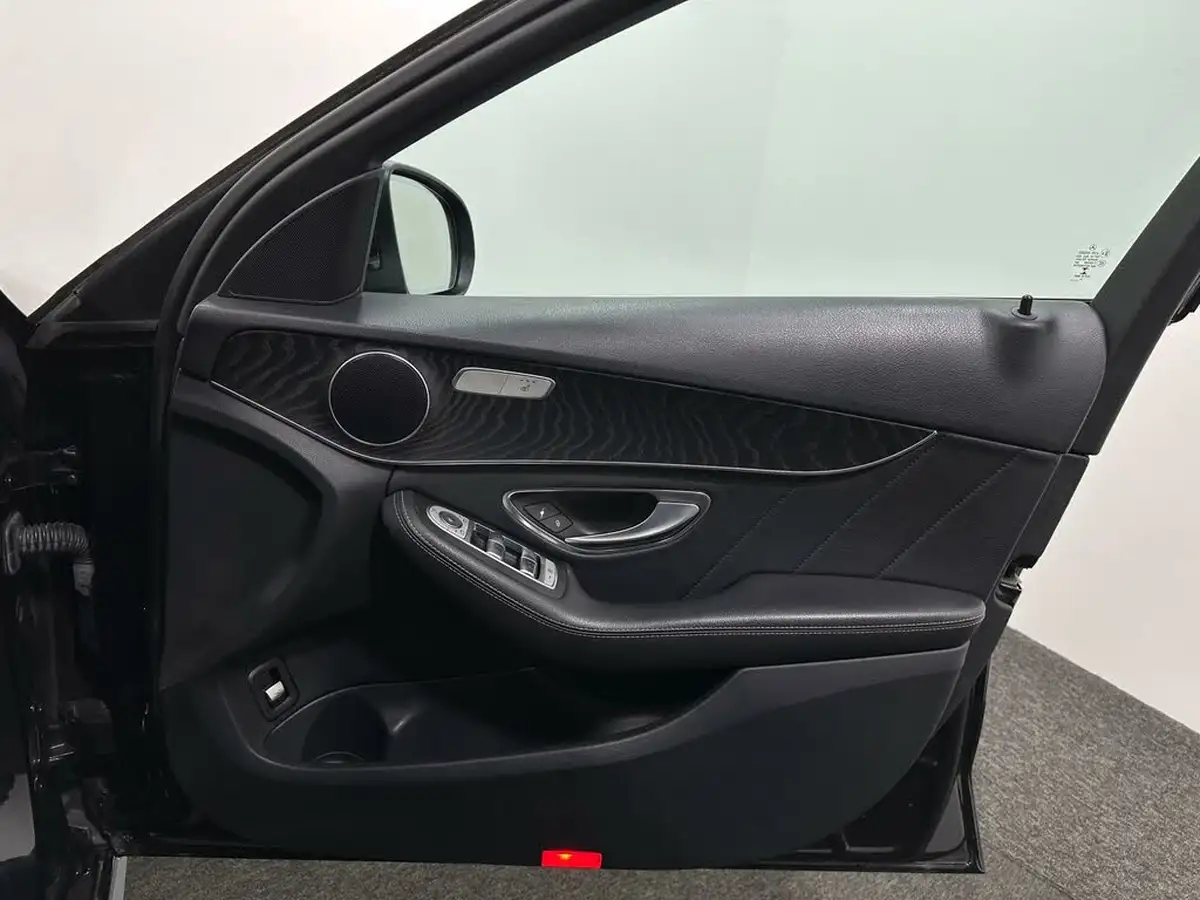 2017-mercedes-benz-c-class-16d-c200d-amg-line-ss-saloon-4d-7g-tronic-big-31