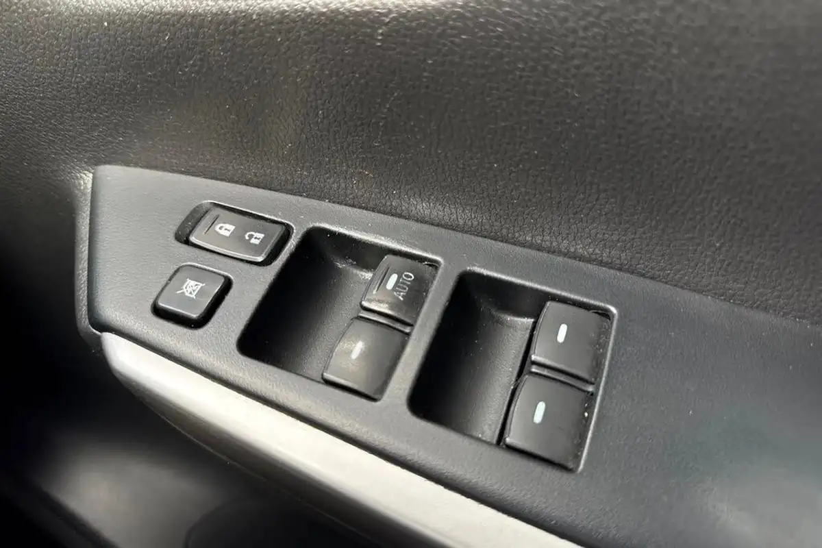 2021-mitsubishi-shogun-sport-24di-d-3-big-23