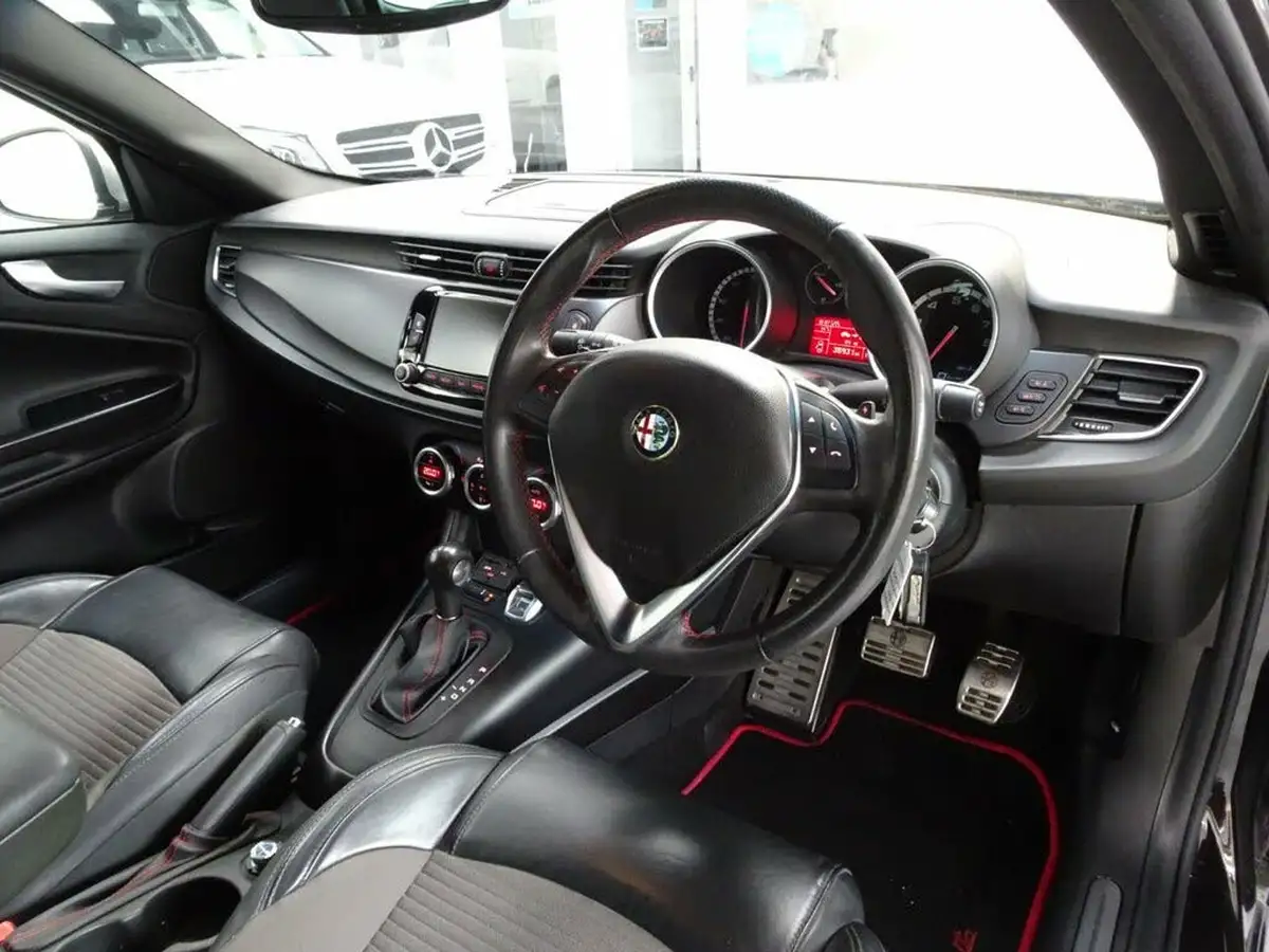 2014-alfa-romeo-giulietta-14-exclusive-alfa-tct-big-25