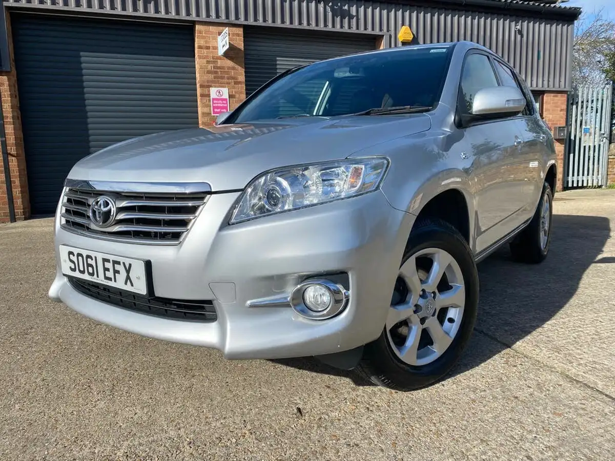 2011-toyota-rav4-22td-xt-r-22d-cat-150bhp-euro-5-auto-big-2