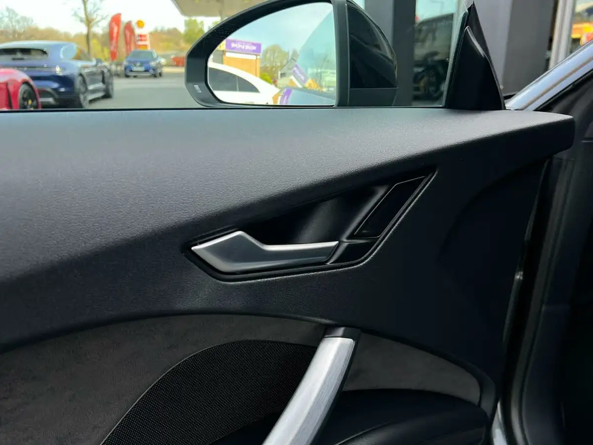 2023-audi-tt-coupe-20-40-tfsi-black-edition-big-43