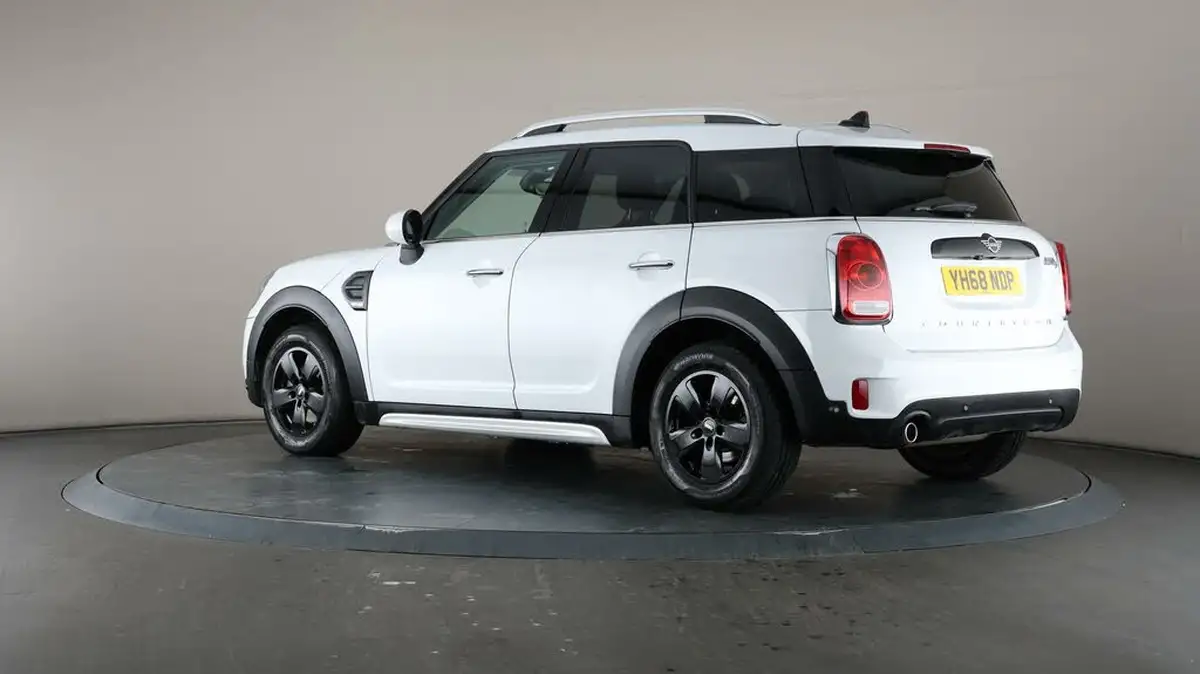 2019-mini-countryman-20td-cooper-d-classic-auto-big-67