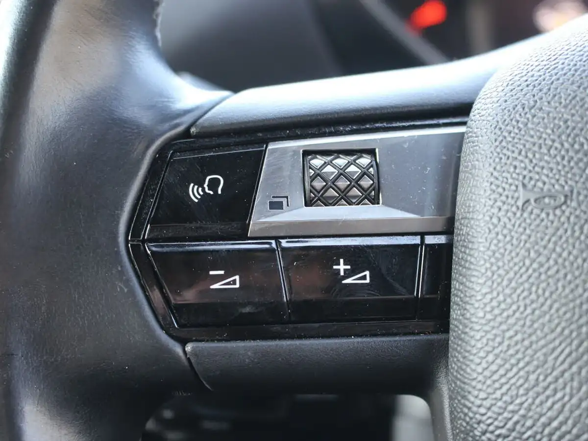 2019-ds-ds-3-crossback-12-puretech-elegance-100ps-big-22