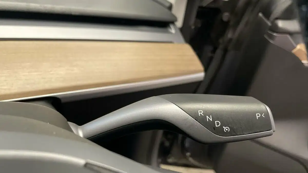 2022-tesla-model-3-e-rwd-big-20