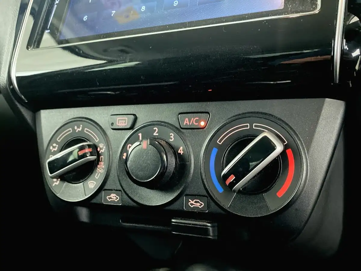 2021-suzuki-swift-12-dualjet-sz-l-big-20