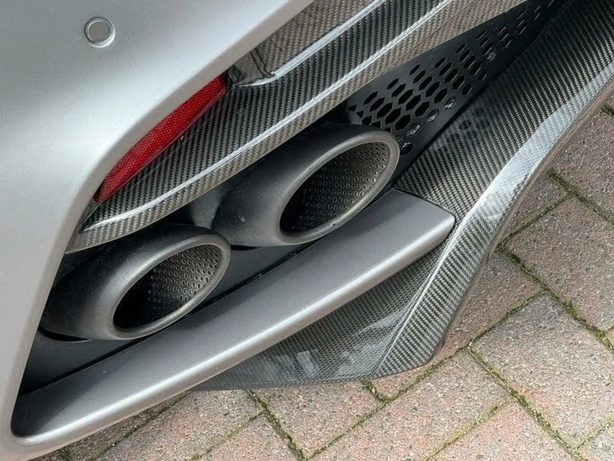 2020-aston-martin-dbs-52-v12-superleggera-volante-big-24
