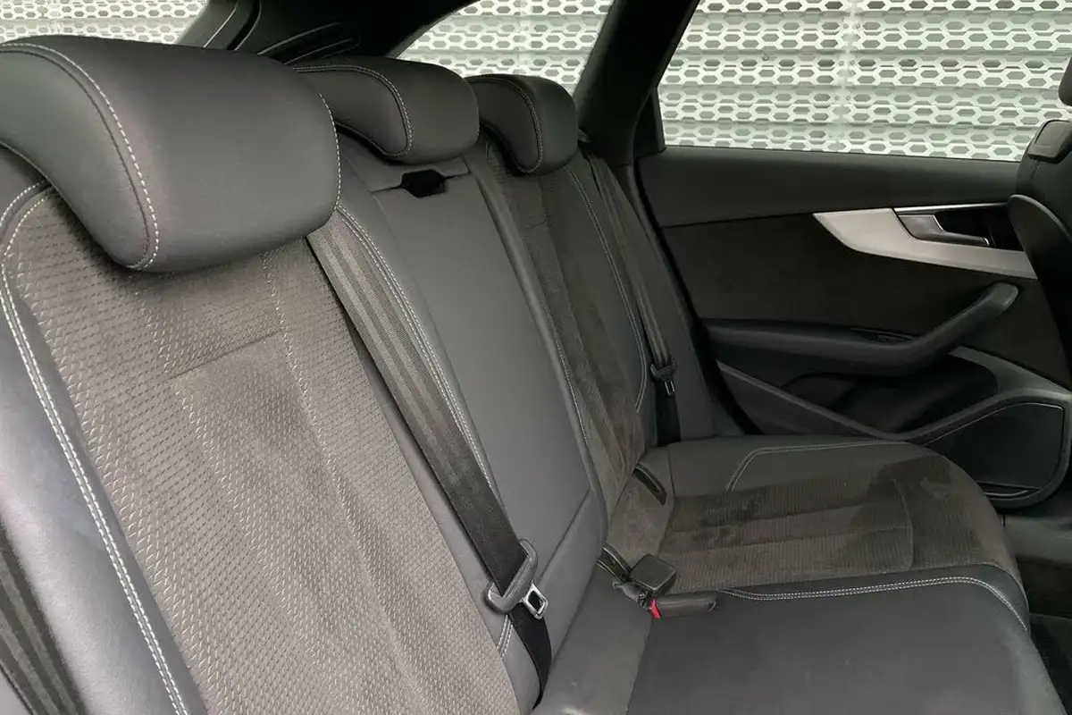 2021-audi-a4-avant-20-35-tdi-s-line-big-19