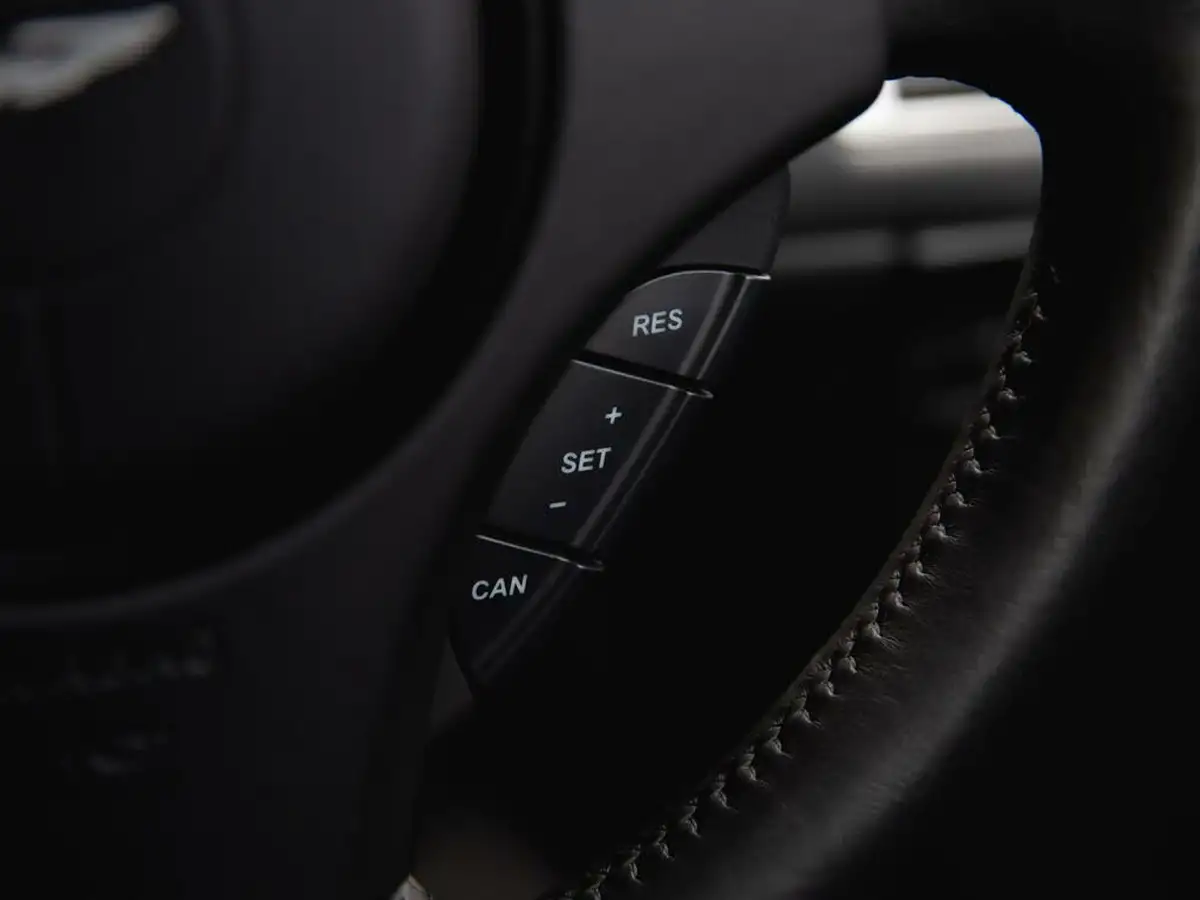 2011-aston-martin-dbs-60-touchtronic-big-14