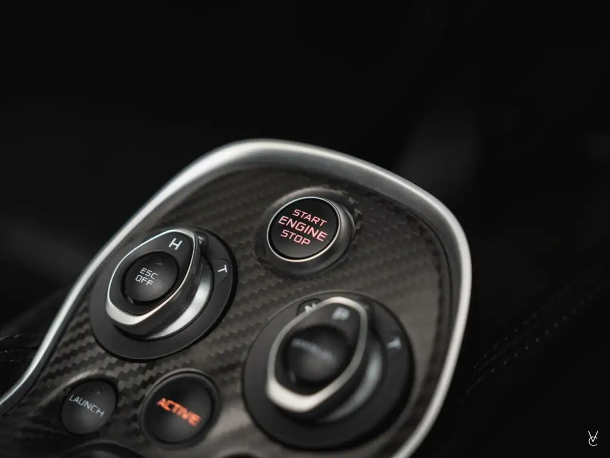 2018-mclaren-570s-38-coupe-big-33