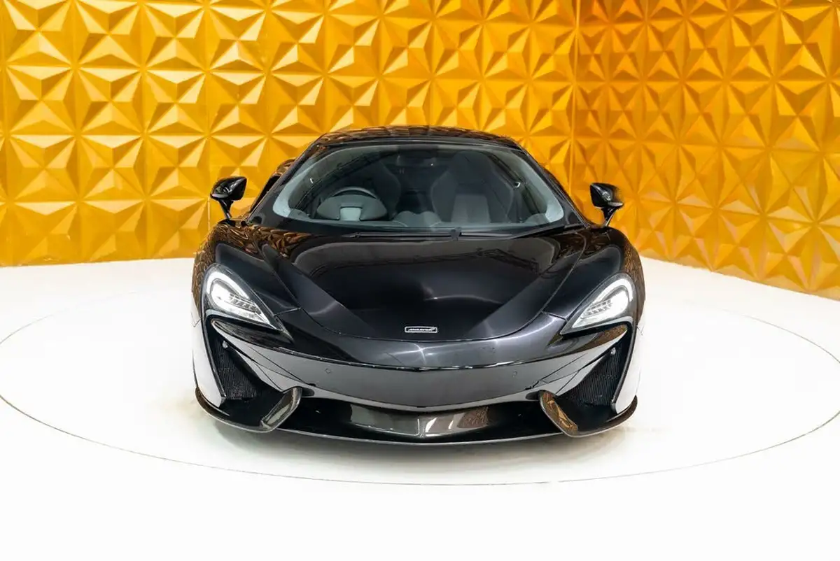 2017-mclaren-570gt-38-big-25