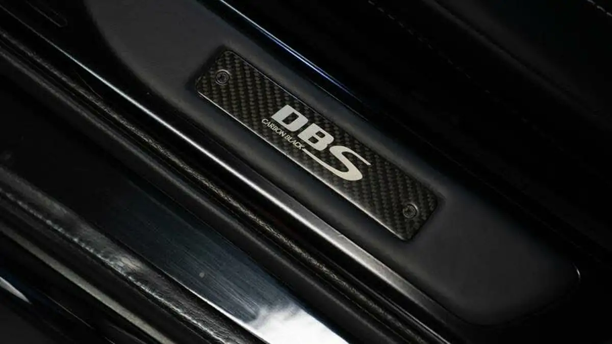 2011-aston-martin-dbs-60-touchtronic-big-22