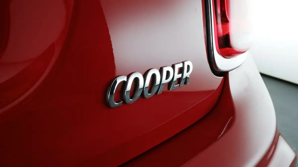 2019-mini-cooper-15-cooper-sport-hatchback-5d-auto-big-21