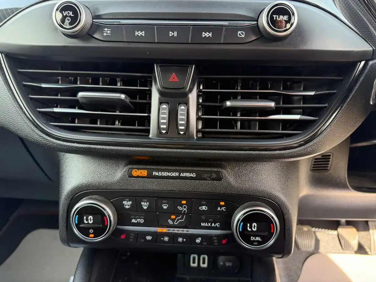 2022-ford-focus-big-39