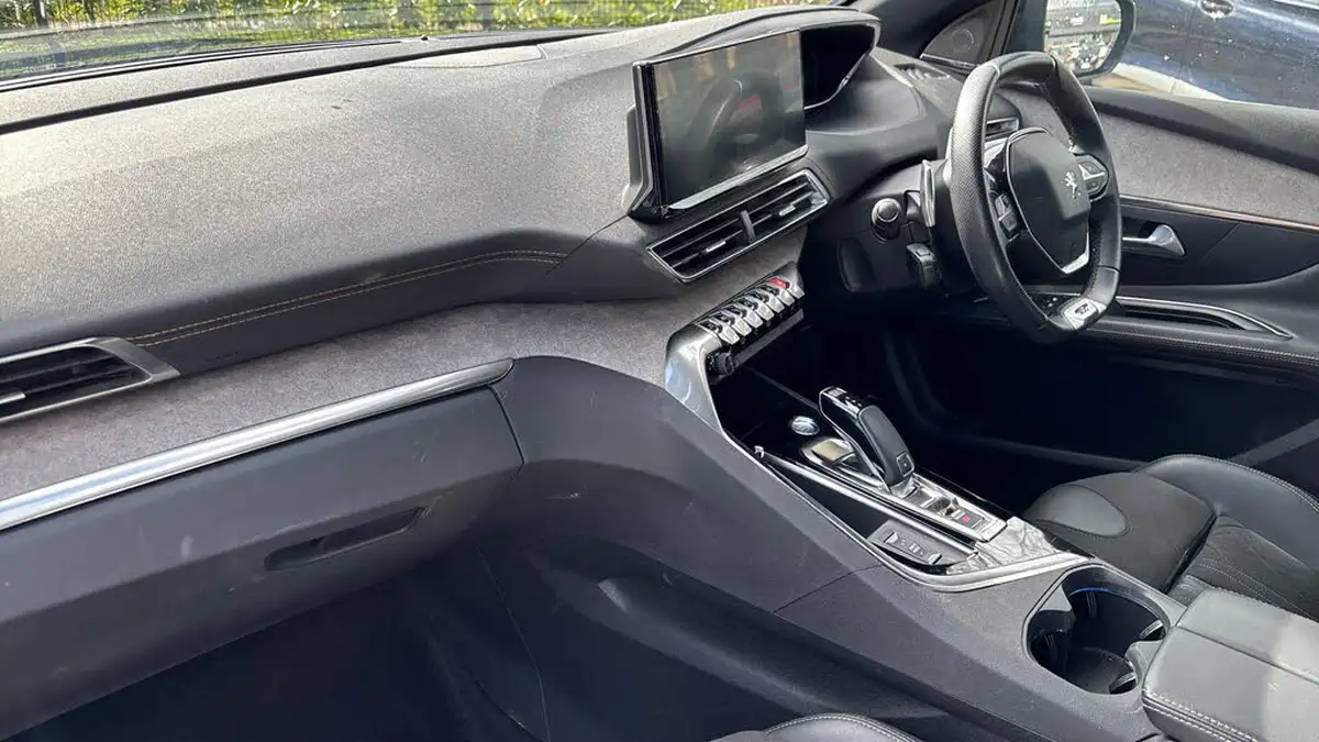 2021-peugeot-3008-suv-12-puretech-gt-premium-big-9