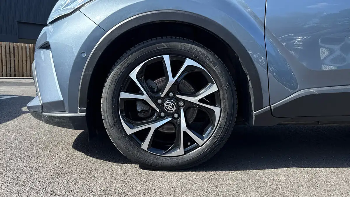 2021-toyota-c-hr-18-vvt-i-design-big-16