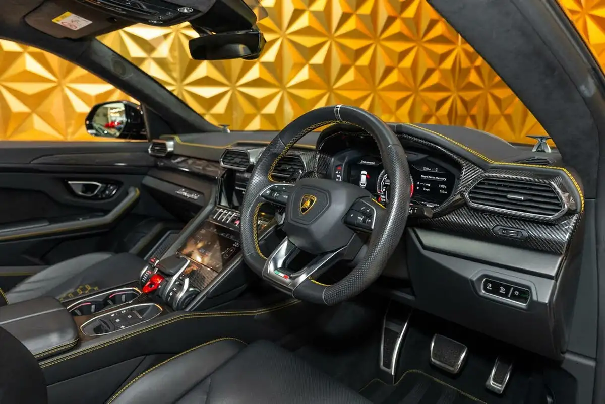 2021-lamborghini-urus-40-no-trim-big-12