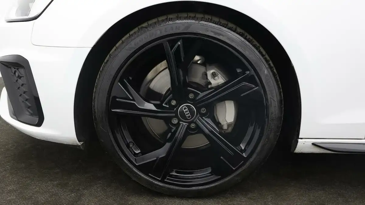 2022-audi-a4-20-40-tfsi-black-edition-big-17
