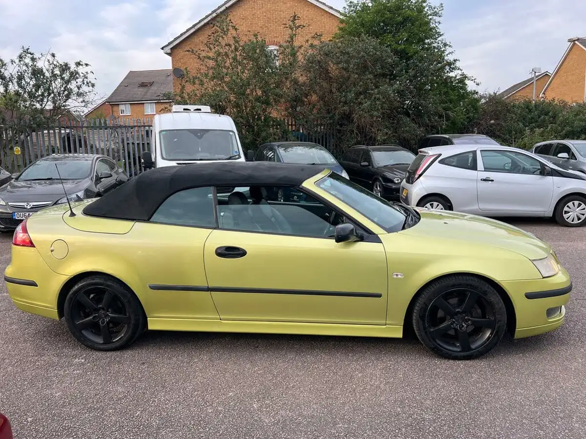 2004-saab-9-3-20-vector-18t-convertible-2d-big-23