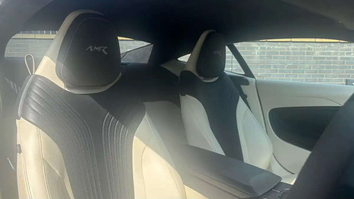 2019-aston-martin-db11-big-11